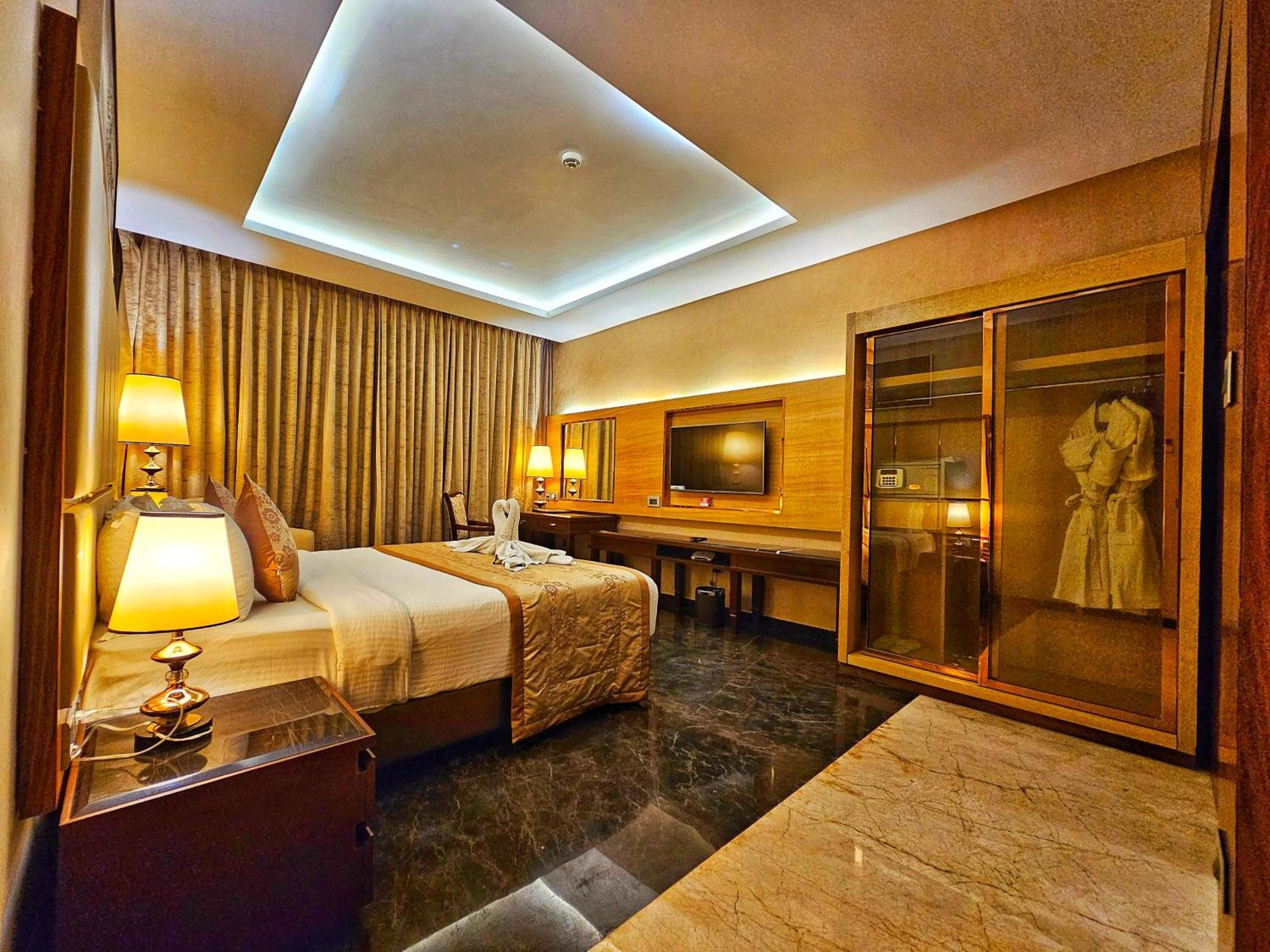 Uva Meridian Bay Resort & Spa Kundapur Exteriör bild